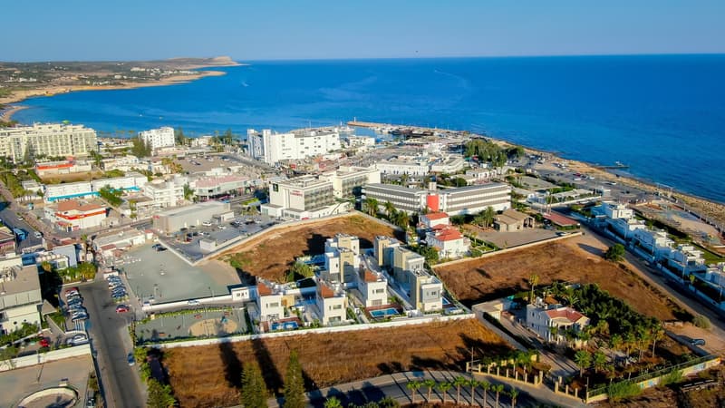 Villa avec jardin sur le toit en enclave fermée, Ayia Napa, Photo 4 sur 19