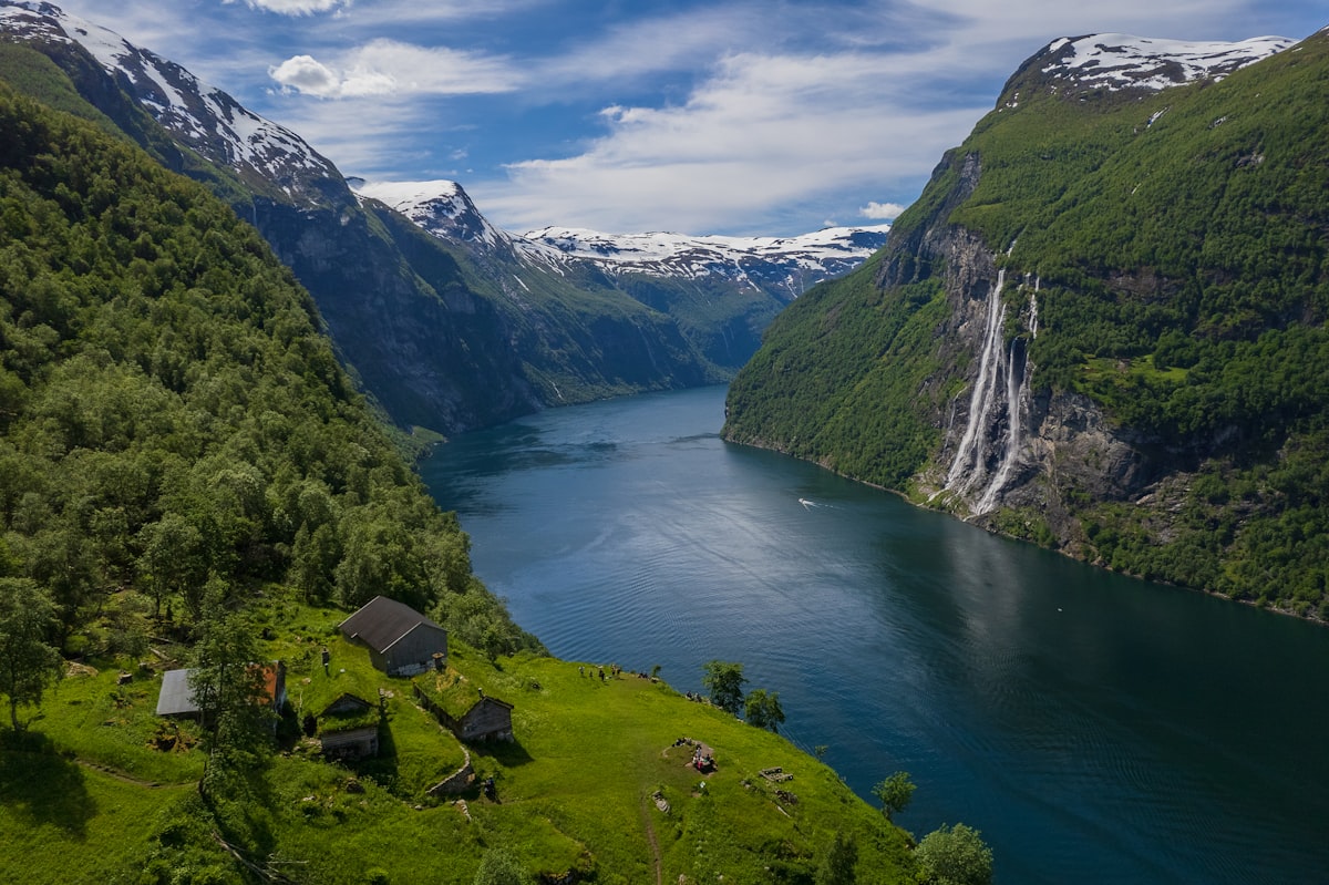 Norway's Exit Tax Explained: Unrealised Share Gains and the 12-Year Payment Rule (2026)